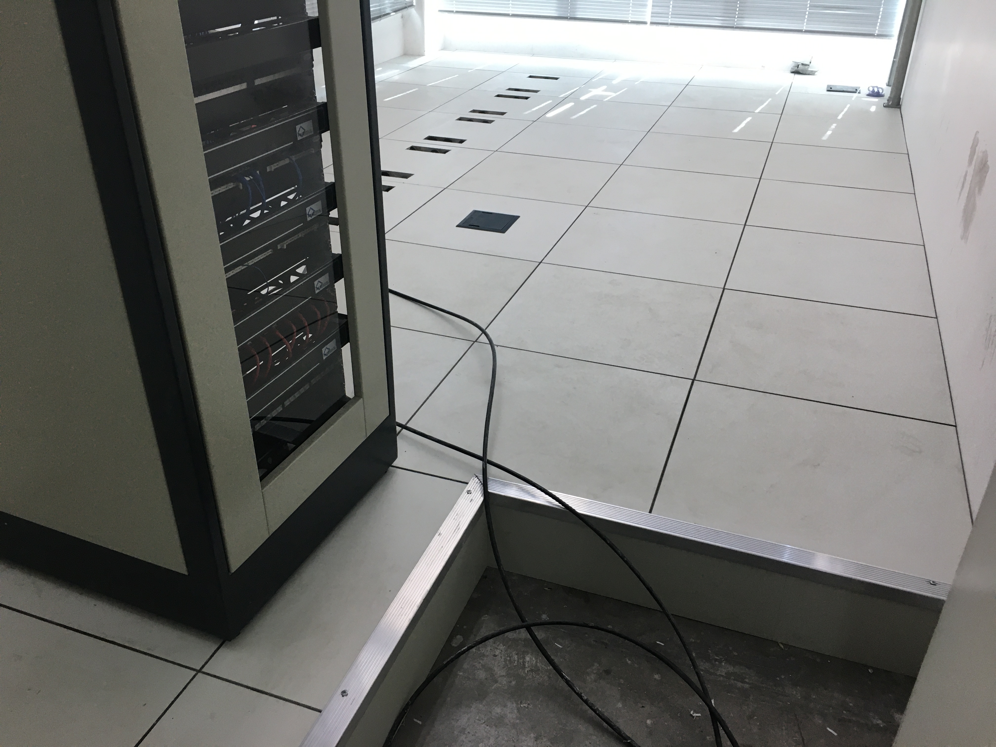 Instalação de Piso Elevado em CPD